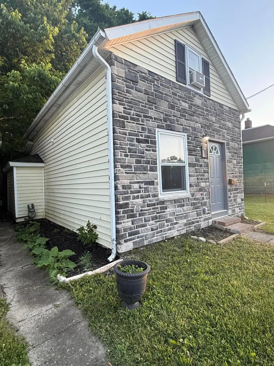 207 E Mill Street, Circleville, OH 43113 - #3