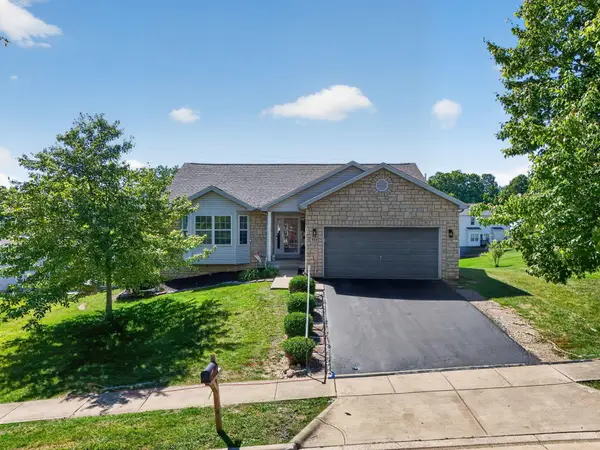 313 Weatherburn Drive, Pataskala, OH 43062