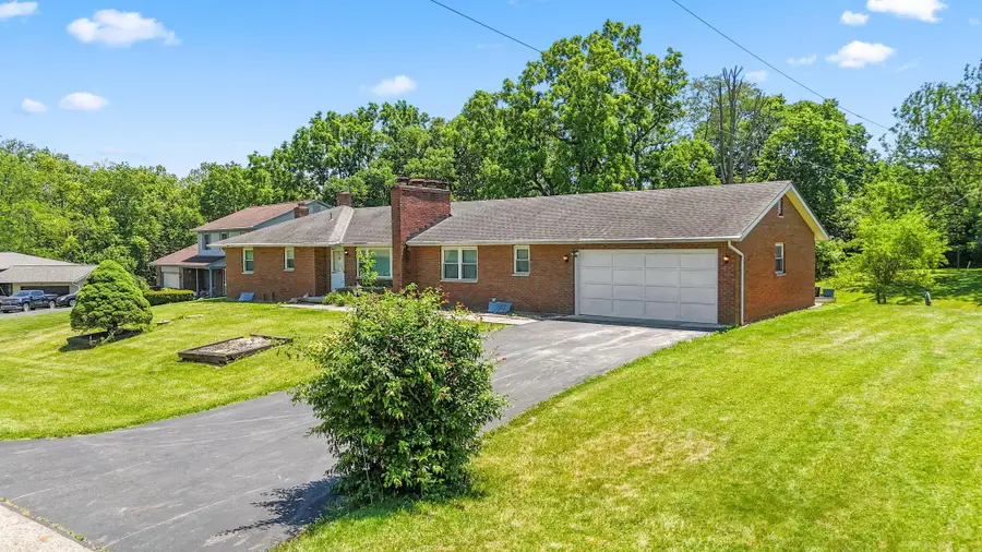 5875 Meadowridge Court, Grove City, OH 43123 - #2