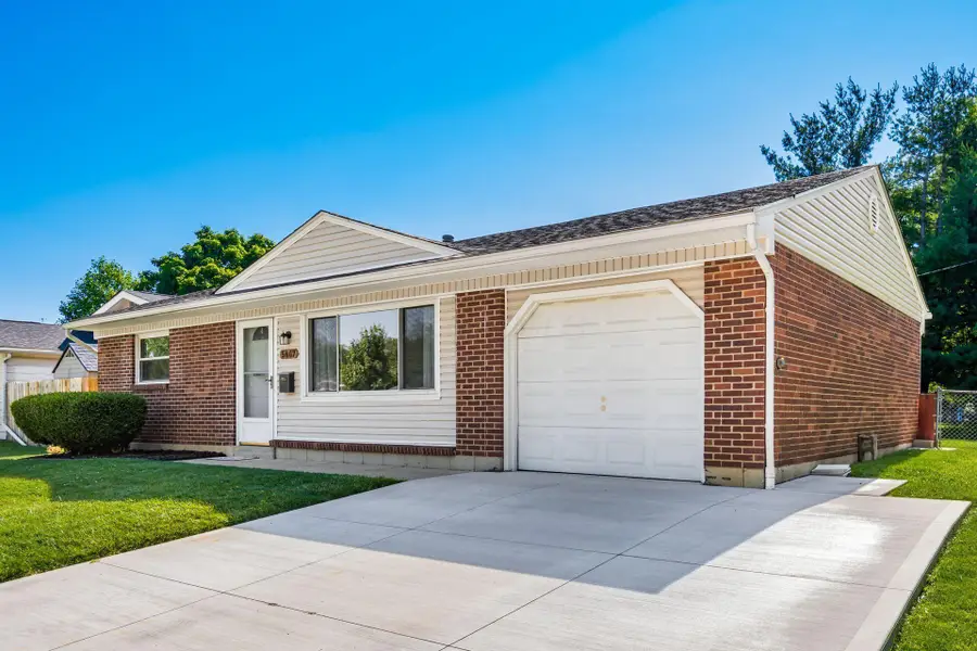 5467 Roche Drive, Columbus, OH 43229 - #2