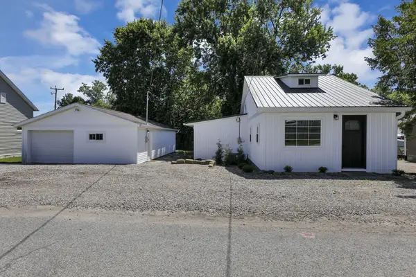 86 Wood Street, Buckeye Lake, OH 43008