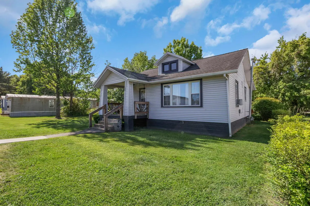 204 E Jefferson Street, New Lexington, OH 43764 - #1