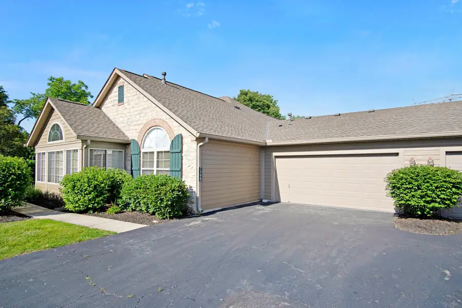 7390 Falls View Circle, Delaware, OH 43015 - #2