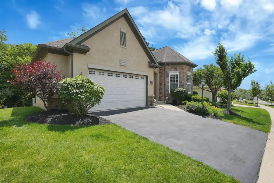 6069 Tournament Drive, Westerville, OH 43082 - #3