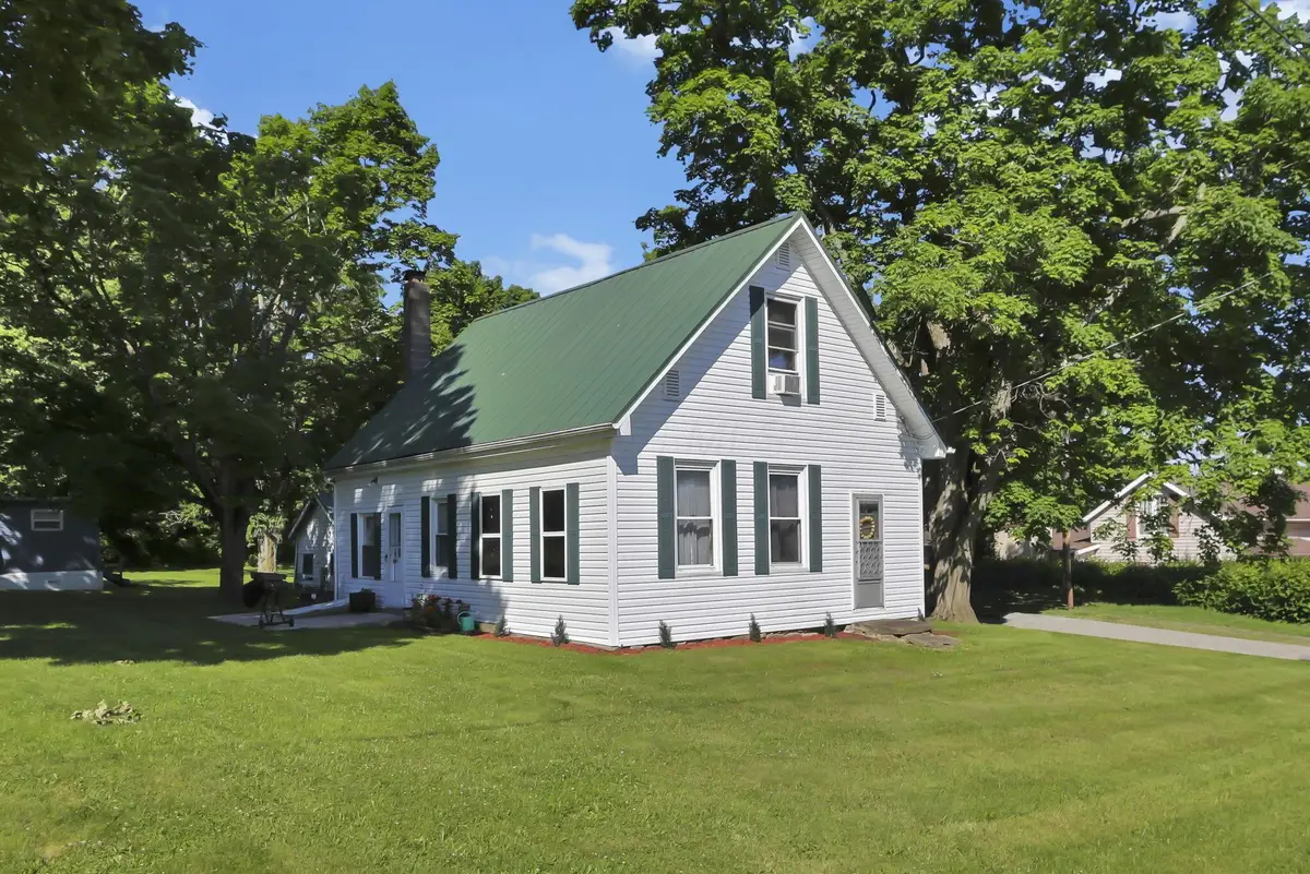 110 S Walnut Street, Lithopolis, OH 43136 - #1