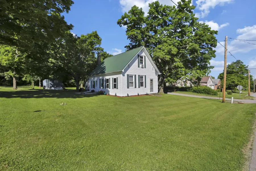 110 S Walnut Street, Lithopolis, OH 43136 - #2