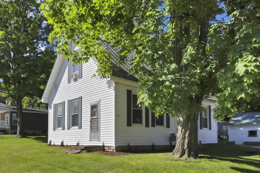 110 S Walnut Street, Lithopolis, OH 43136 - #3