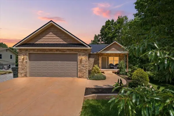 691 Greenbriar Circle, Howard, OH 43028