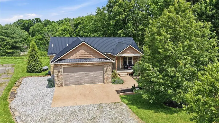 691 Greenbriar Circle, Howard, OH 43028 - #2