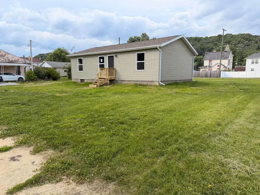 566 Jackson Street, Nelsonville, OH 45764 - #2