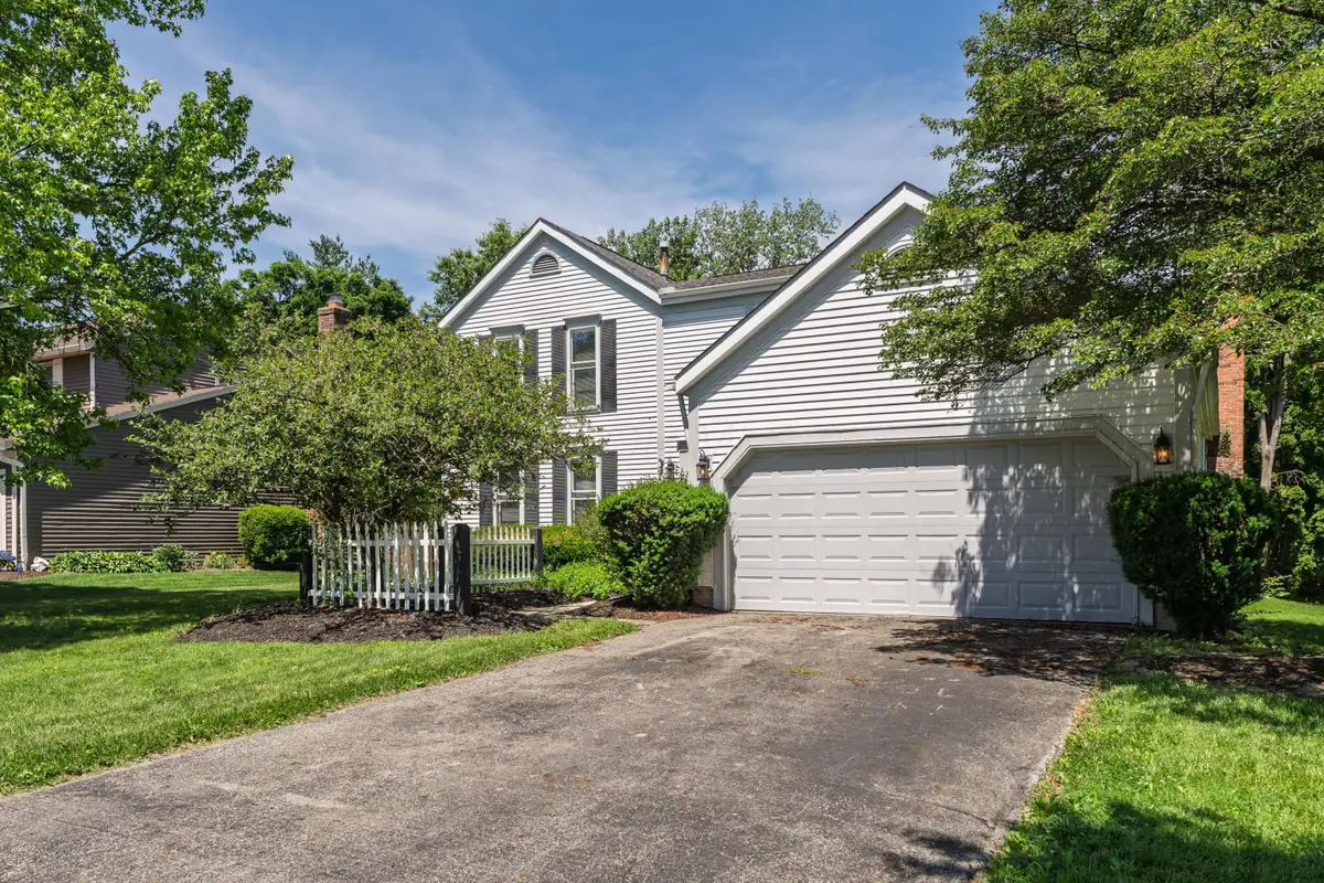 488 Green Meadows Drive W, Powell, OH 43065 - #1