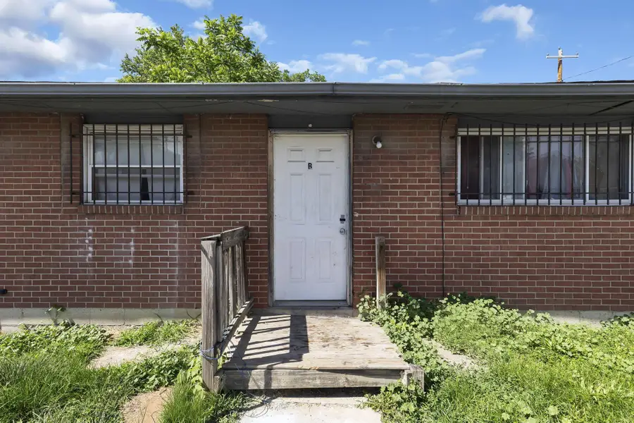 942 N Cassady Avenue, Columbus, OH 43219 - #3
