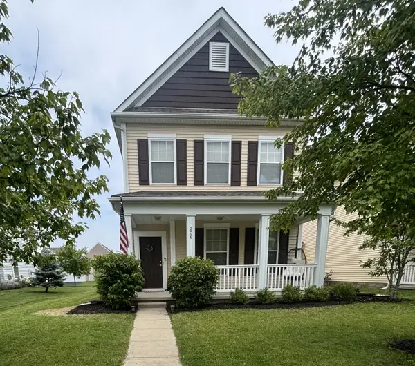 206 Lamplight Court, Delaware, OH 43015