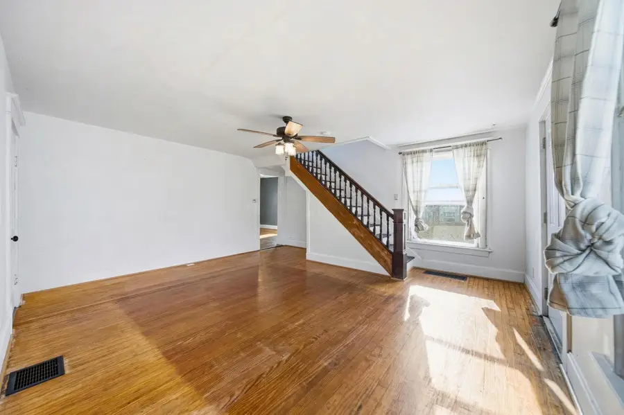123 W Corwin Street, Circleville, OH 43113 - #2