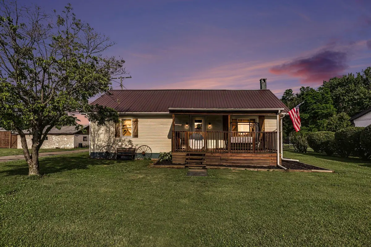 108 Washington Street, Coshocton, OH 43812 - #1