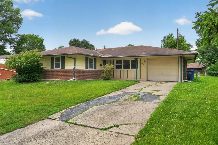 1401 Hentz Drive, Reynoldsburg, OH 43068 - #2
