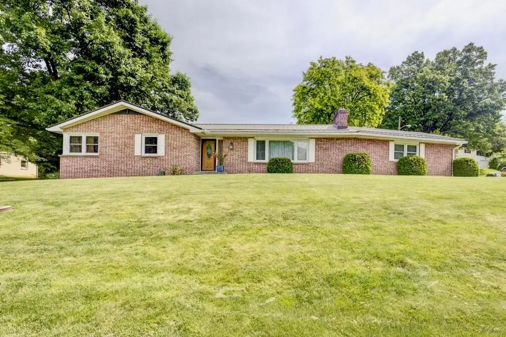 205 Marita Drive, Mount Vernon, OH 43050 - #1