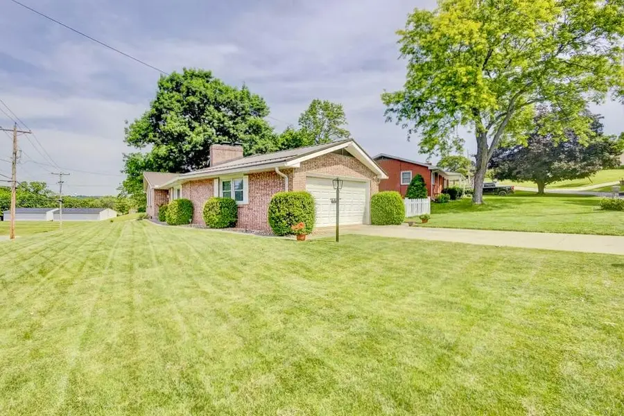 205 Marita Drive, Mount Vernon, OH 43050 - #2