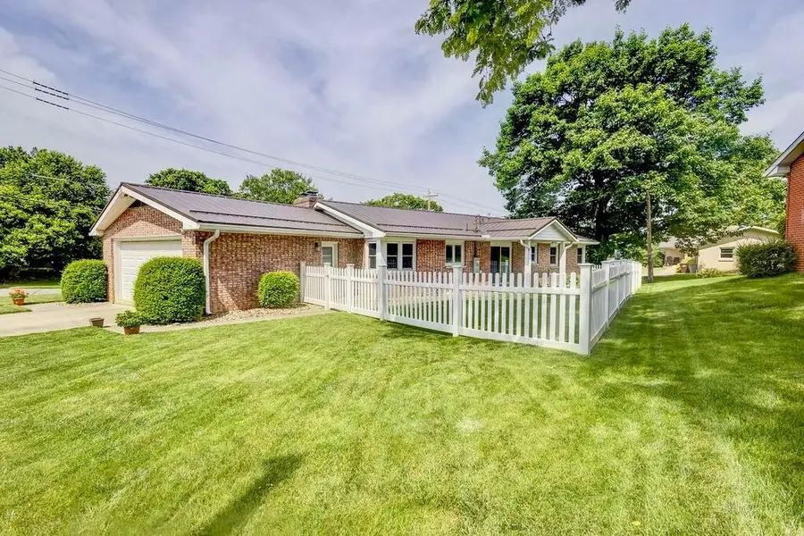 205 Marita Drive, Mount Vernon, OH 43050 - #3
