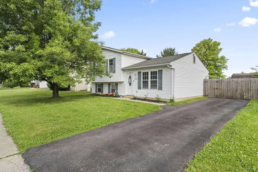 1638 Elm Creek Drive, Grove City, OH 43123 - #3