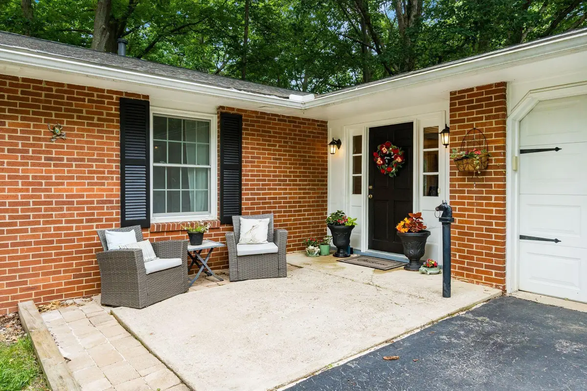 855 Singing Hills Lane, Columbus, OH 43235 - #1