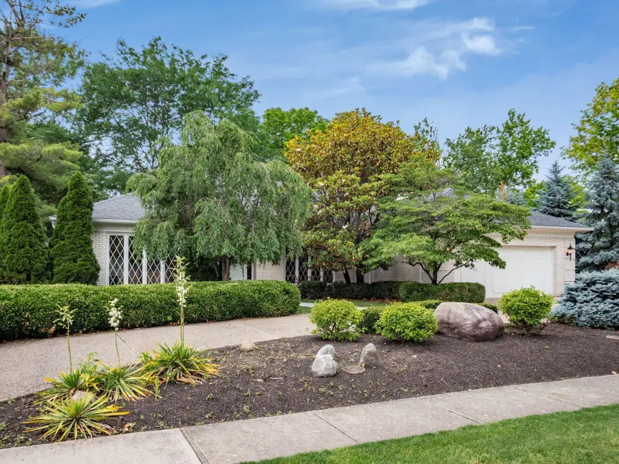 4275 Shelbourne Lane, Upper Arlington, OH 43220 - #2