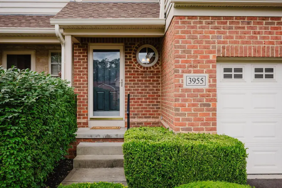 3955 Kensingwood Drive, Columbus, OH 43230 - #3