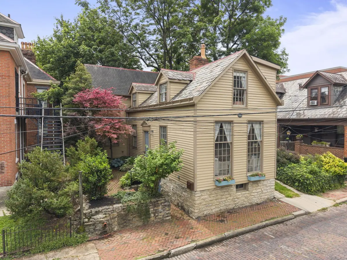 43 E Beck Street, Columbus, OH 43215 - #1