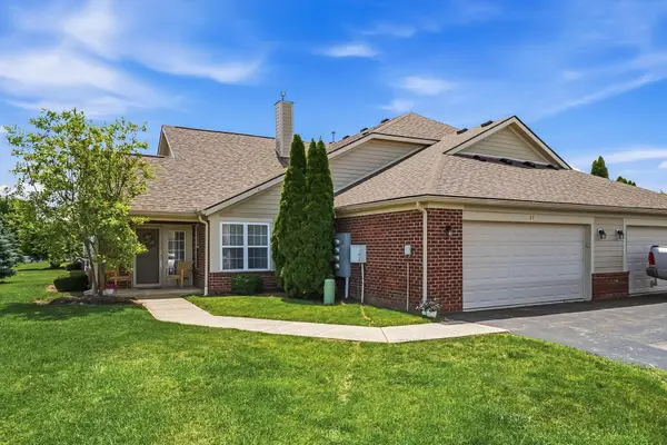 27 Greenhedge Circle, Delaware, OH 43015