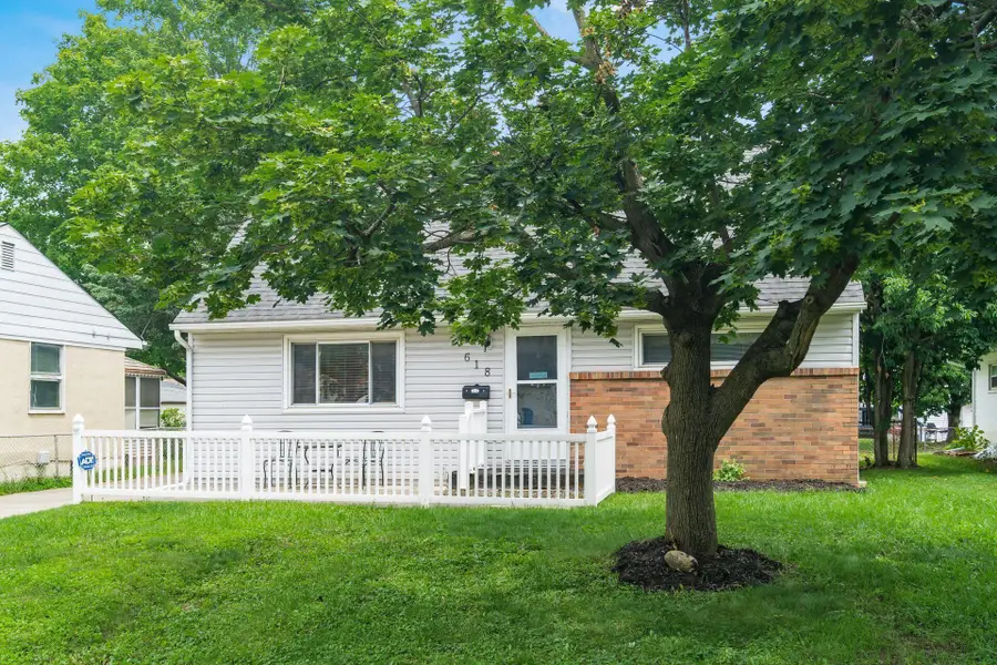 618 Savannah Drive, Columbus, OH 43228 - #2
