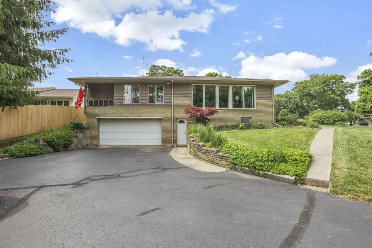 855 E Village Drive, Newark, OH 43055 - #1