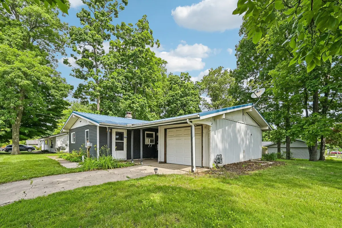 329 Wren Avenue, Bellefontaine, OH 43311 - #1