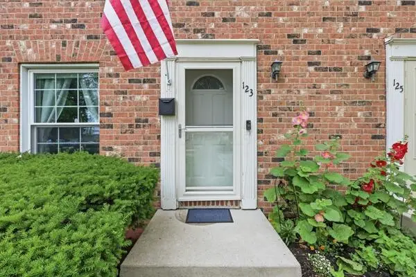 123 Beacon Run W, Columbus, OH 43228 - #2