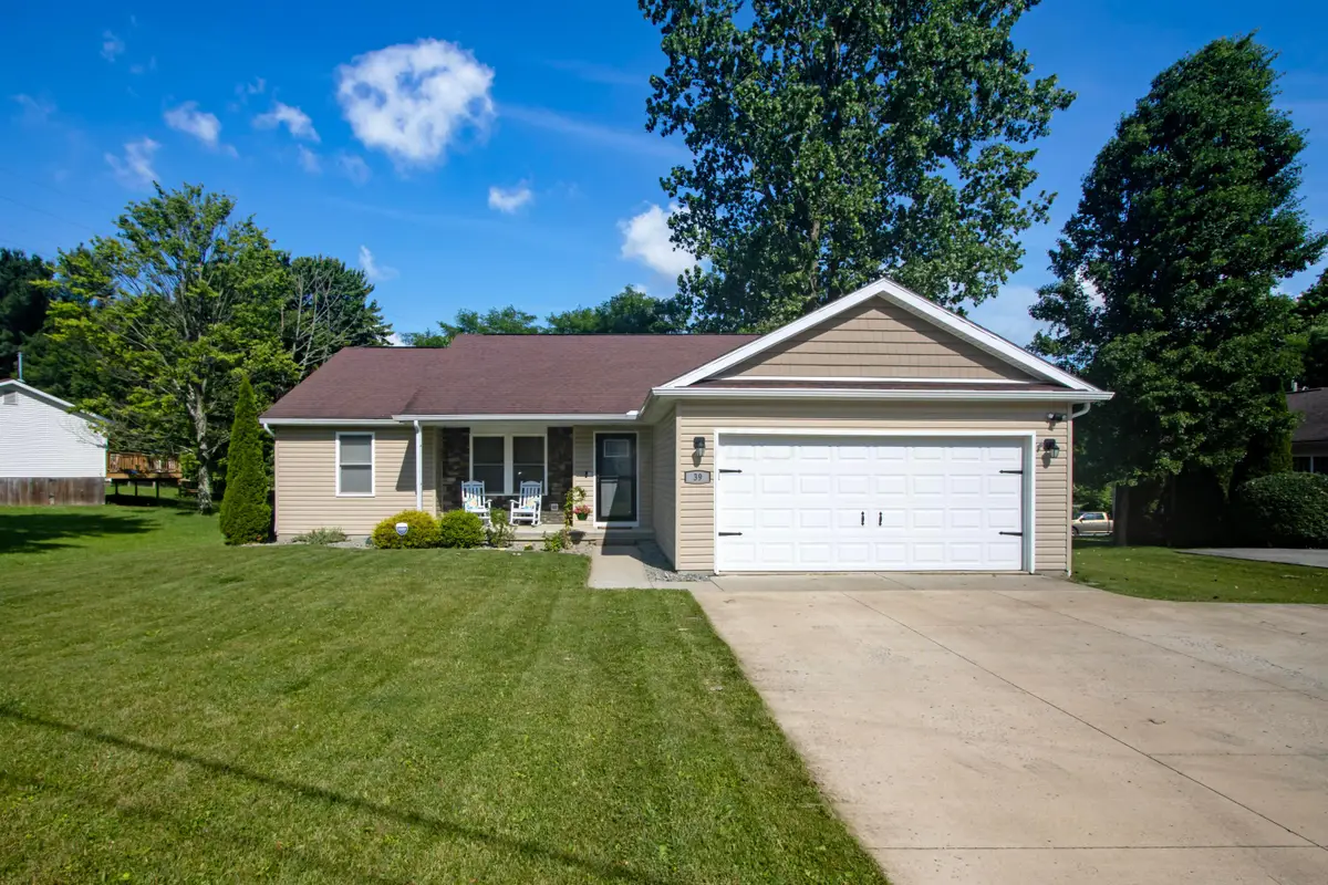 39 S Highland Court, Howard, OH 43028 - #1