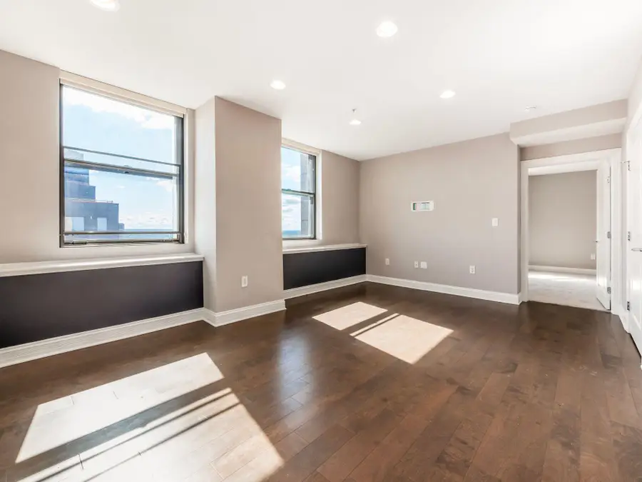 50 W Broad Street, Columbus, OH 43215 - #2