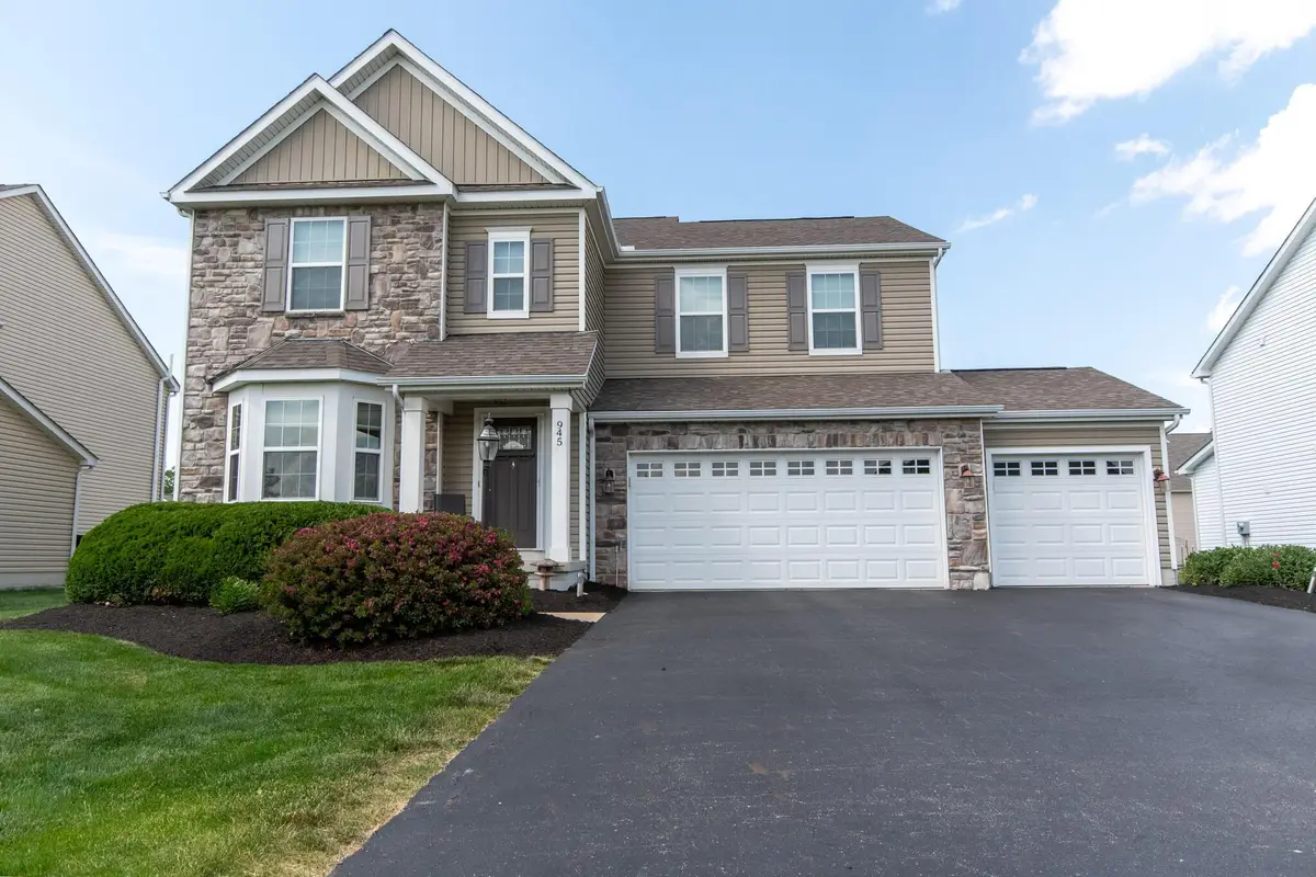 945 Farmington Lane, Delaware, OH 43015 - #1