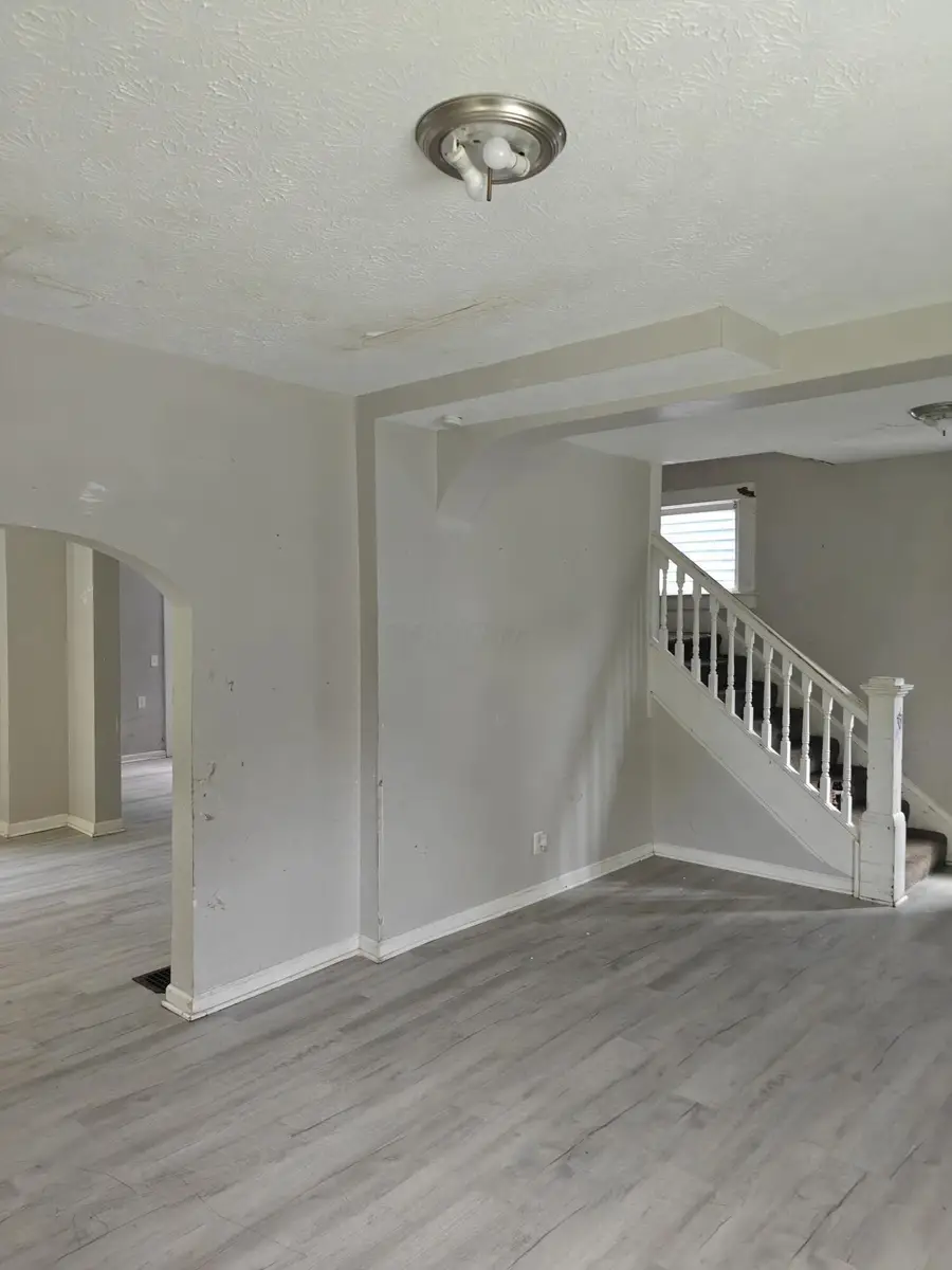 124 Dana Avenue, Columbus, OH 43222 - #3
