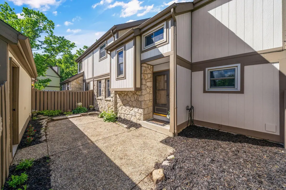 105 Kinder Place, Columbus, OH 43230 - #1