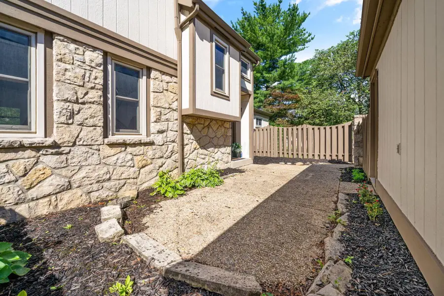105 Kinder Place, Columbus, OH 43230 - #2