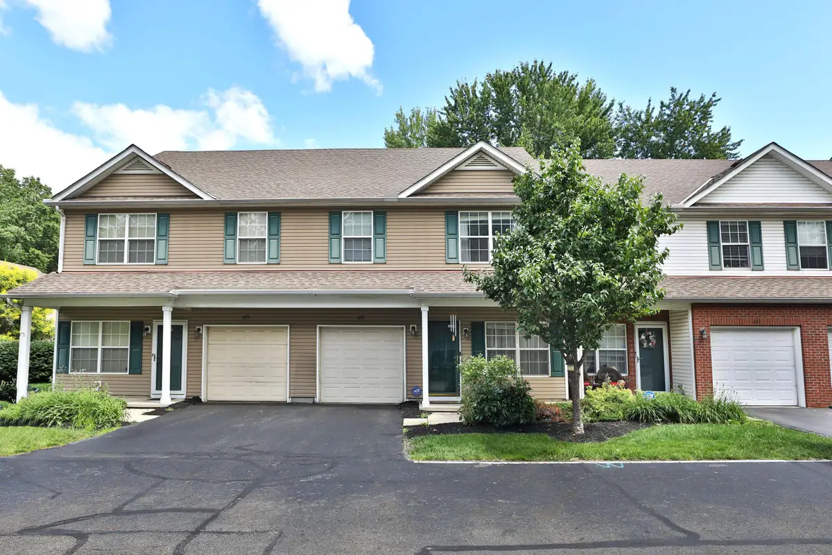643 Grove Circle, Columbus, OH 43230 - #1