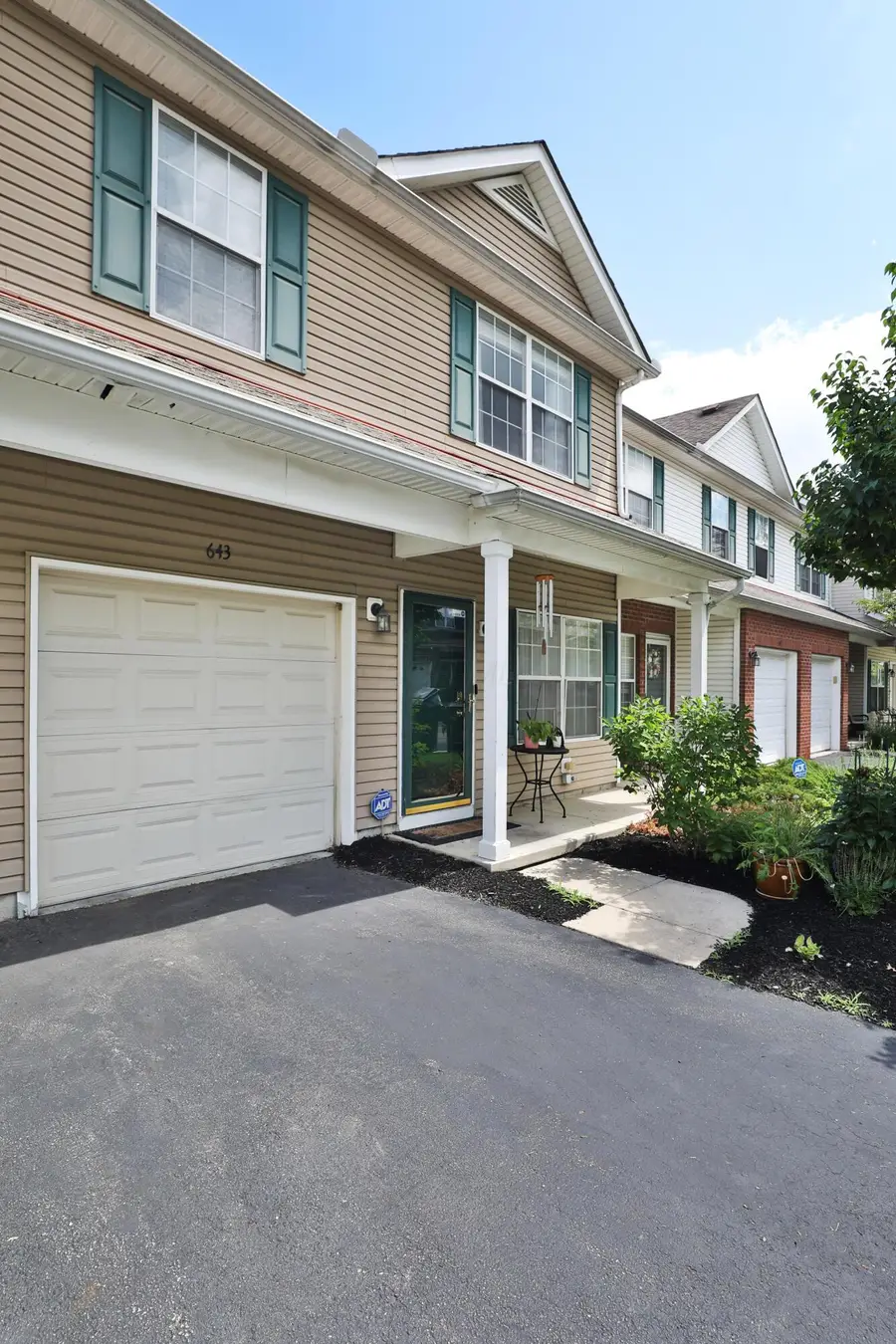 643 Grove Circle, Columbus, OH 43230 - #2