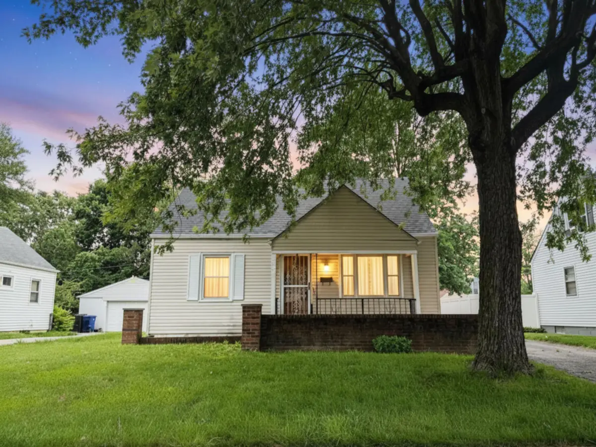 2207 Genessee Avenue, Columbus, OH 43211 - #1