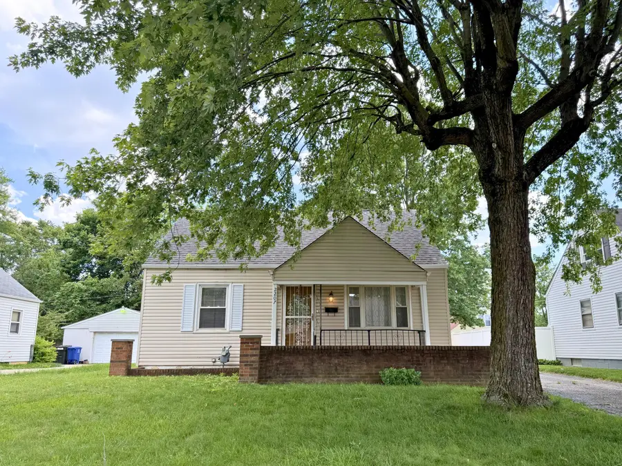 2207 Genessee Avenue, Columbus, OH 43211 - #2