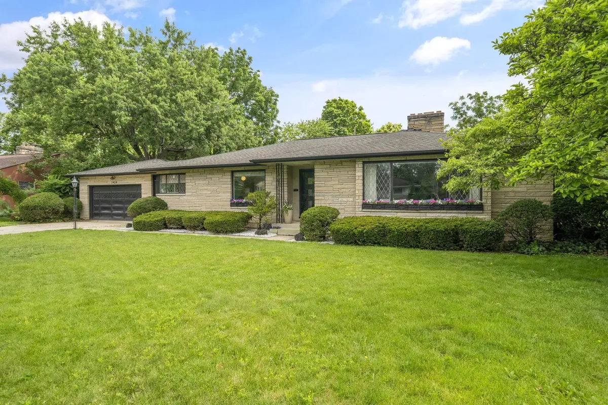 2424 Beverly Place, Columbus, OH 43209 - #1