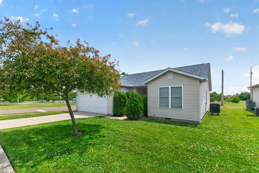 301 Van Deman Street, Washington Court House, OH 43160 - #3
