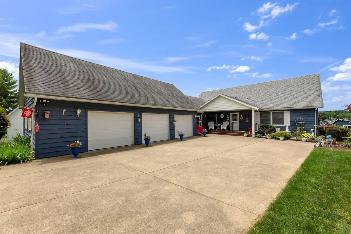 3807 Apple Valley Drive, Howard, OH 43028 - #1