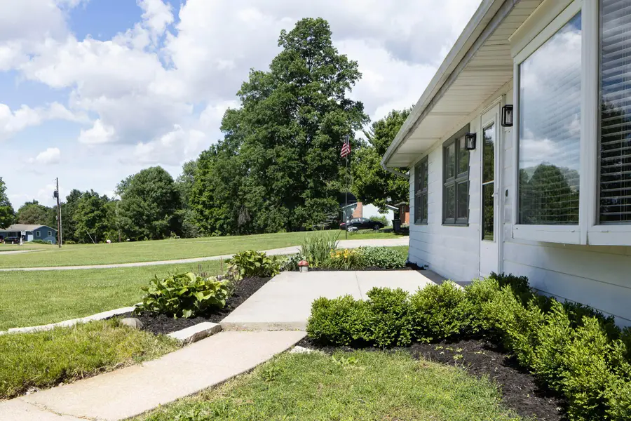 72 Lake Drive Sw, Pataskala, OH 43062 - #2