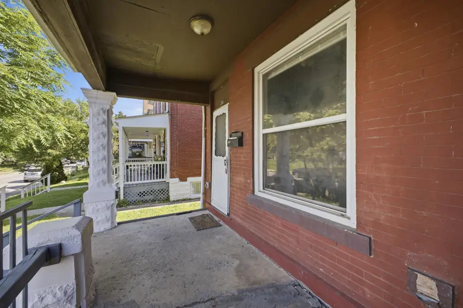 384-386 N Garfield Avenue, Columbus, OH 43203 - #3