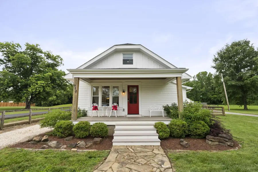 913 Groveport Road, Canal Winchester, OH 43110 - #2