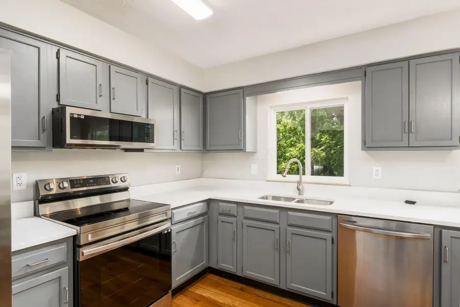 6415 Firethorn Avenue, Reynoldsburg, OH 43068 - #2